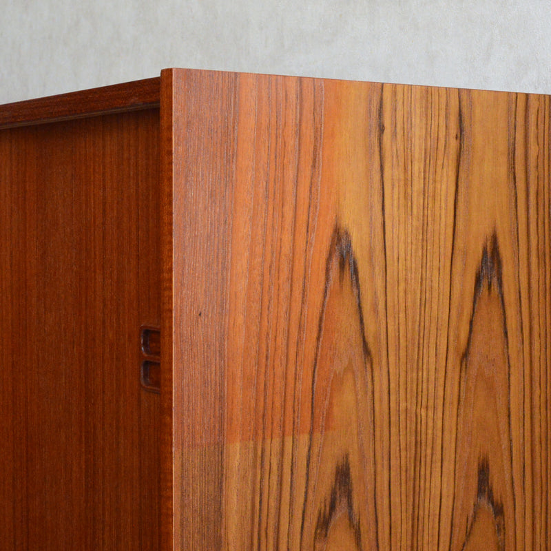 デンマークヴィンテージ  チークキャビネット P-13