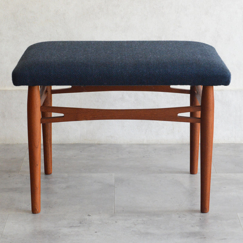 デンマークヴィンテージ スツール3-73 (張替済ネイビー）