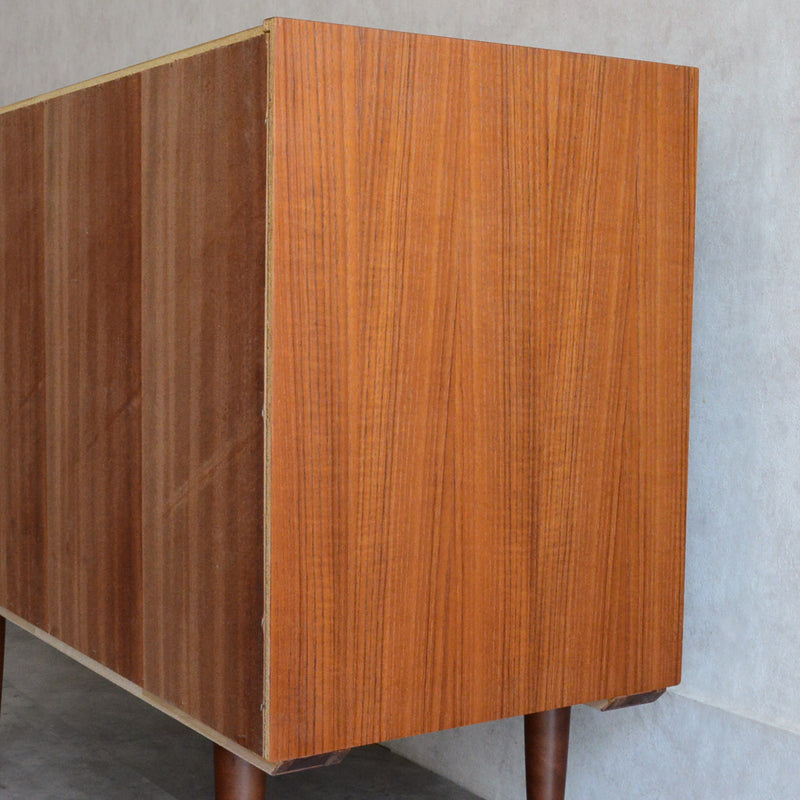 デンマークヴィンテージ  チークキャビネット P-13