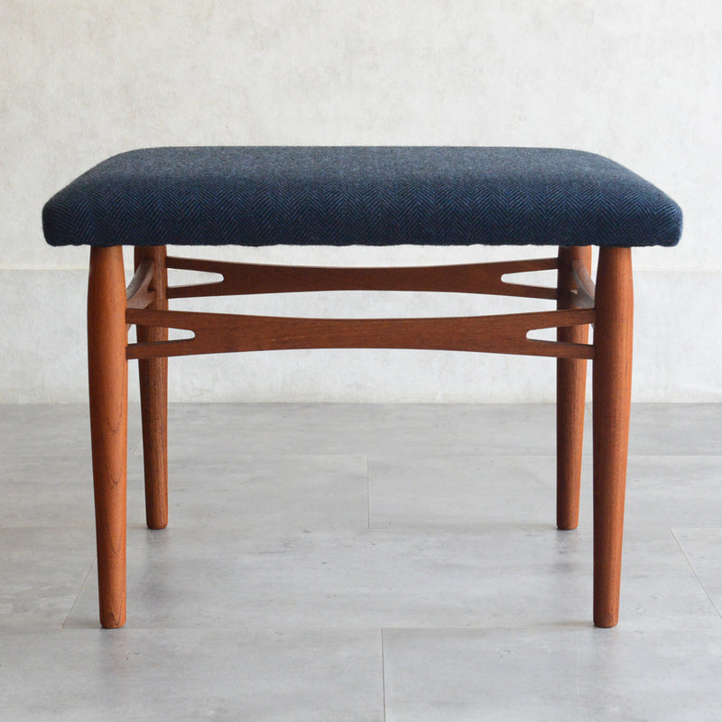 デンマークヴィンテージ スツール3-73 (張替済ネイビー）