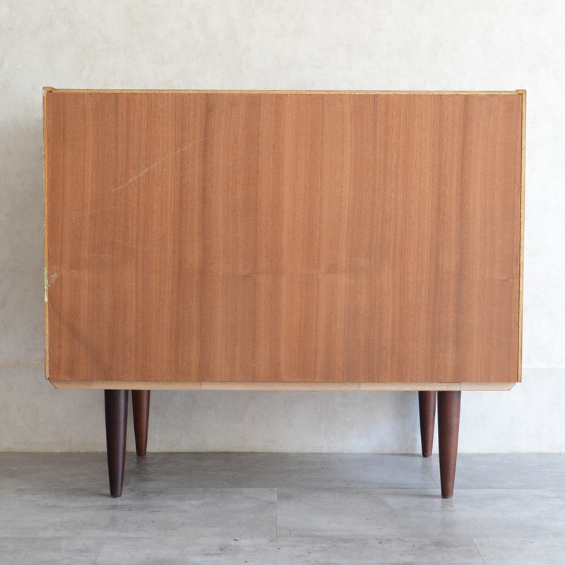 デンマークヴィンテージ 　抽斗付チークキャビネット  P-14