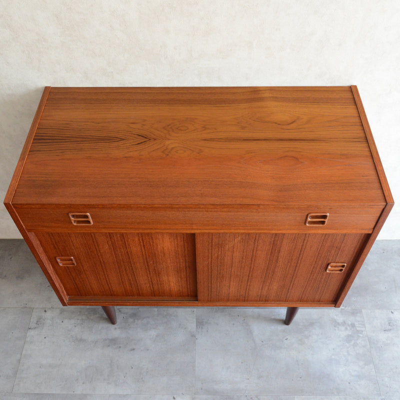 デンマークヴィンテージ 　抽斗付チークキャビネット  P-14