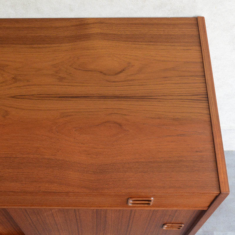 デンマークヴィンテージ 　抽斗付チークキャビネット  P-14