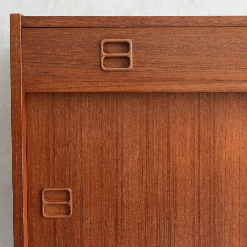 デンマークヴィンテージ 　抽斗付チークキャビネット  P-14