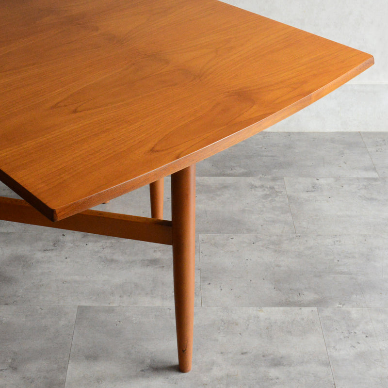 ミッドセンチュリー ヴィンテージ　ゲートレッグダイニングテーブル48 (天板剝離再塗装済）