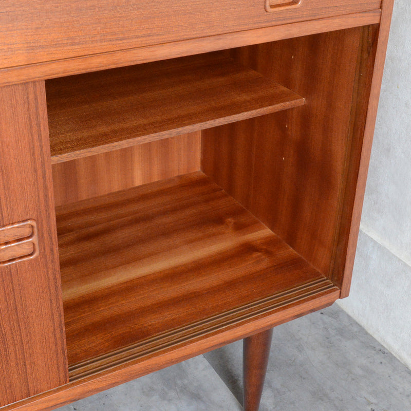 デンマークヴィンテージ 　抽斗付チークキャビネット  P-14