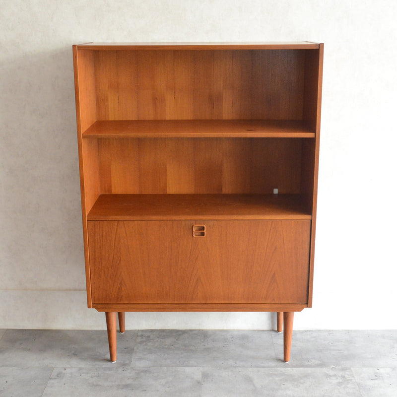 デンマーク ヴィンテージ チーク ブックシェルフ 8-25（フラップ扉）