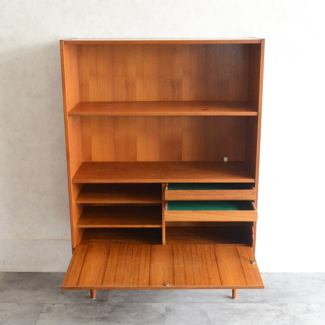 デンマーク ヴィンテージ チーク ブックシェルフ 8-25（フラップ扉）