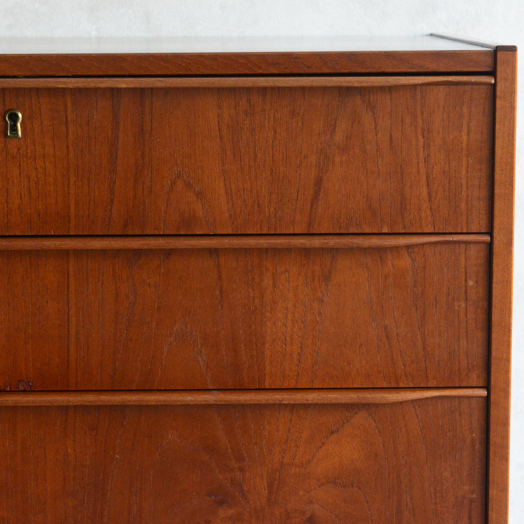 デンマーク ヴィンテージ  チーク４段チェスト 8-7