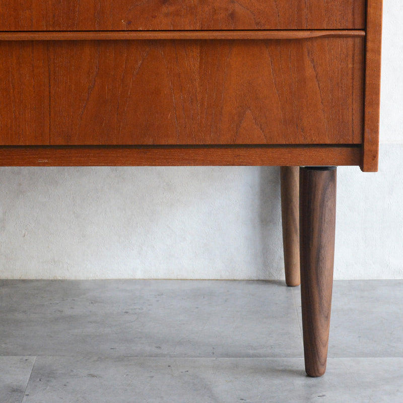 デンマーク ヴィンテージ  チーク４段チェスト 8-7