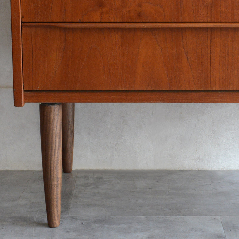 デンマーク ヴィンテージ  チーク４段チェスト 8-7