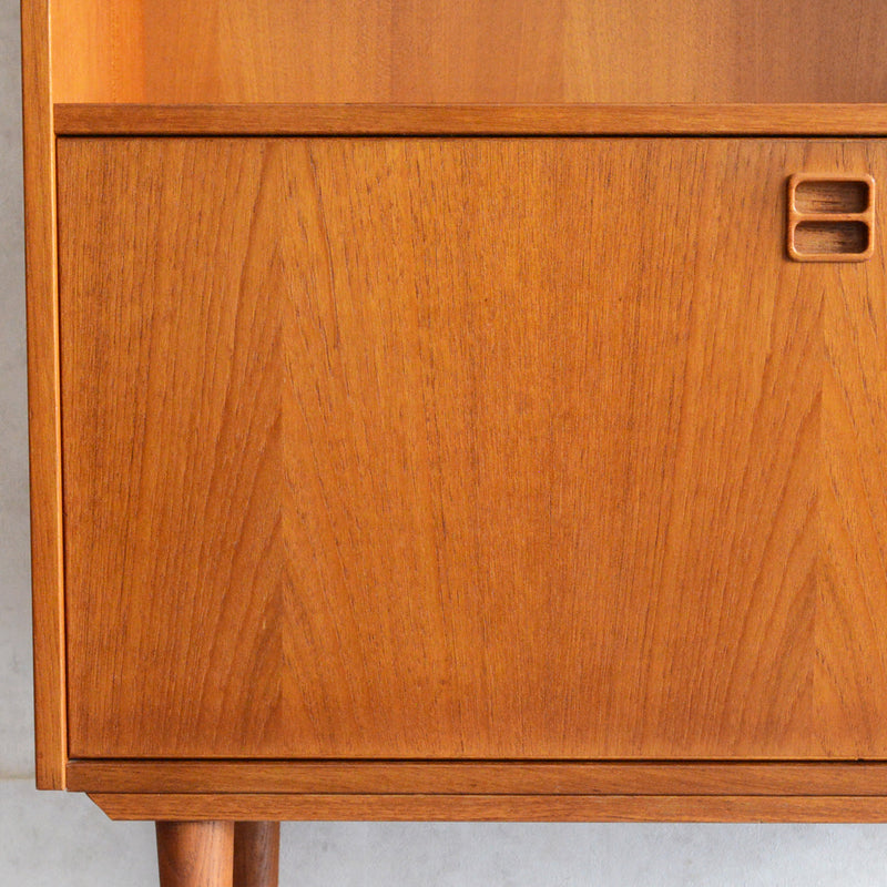 デンマーク ヴィンテージ チーク ブックシェルフ 8-25（フラップ扉）