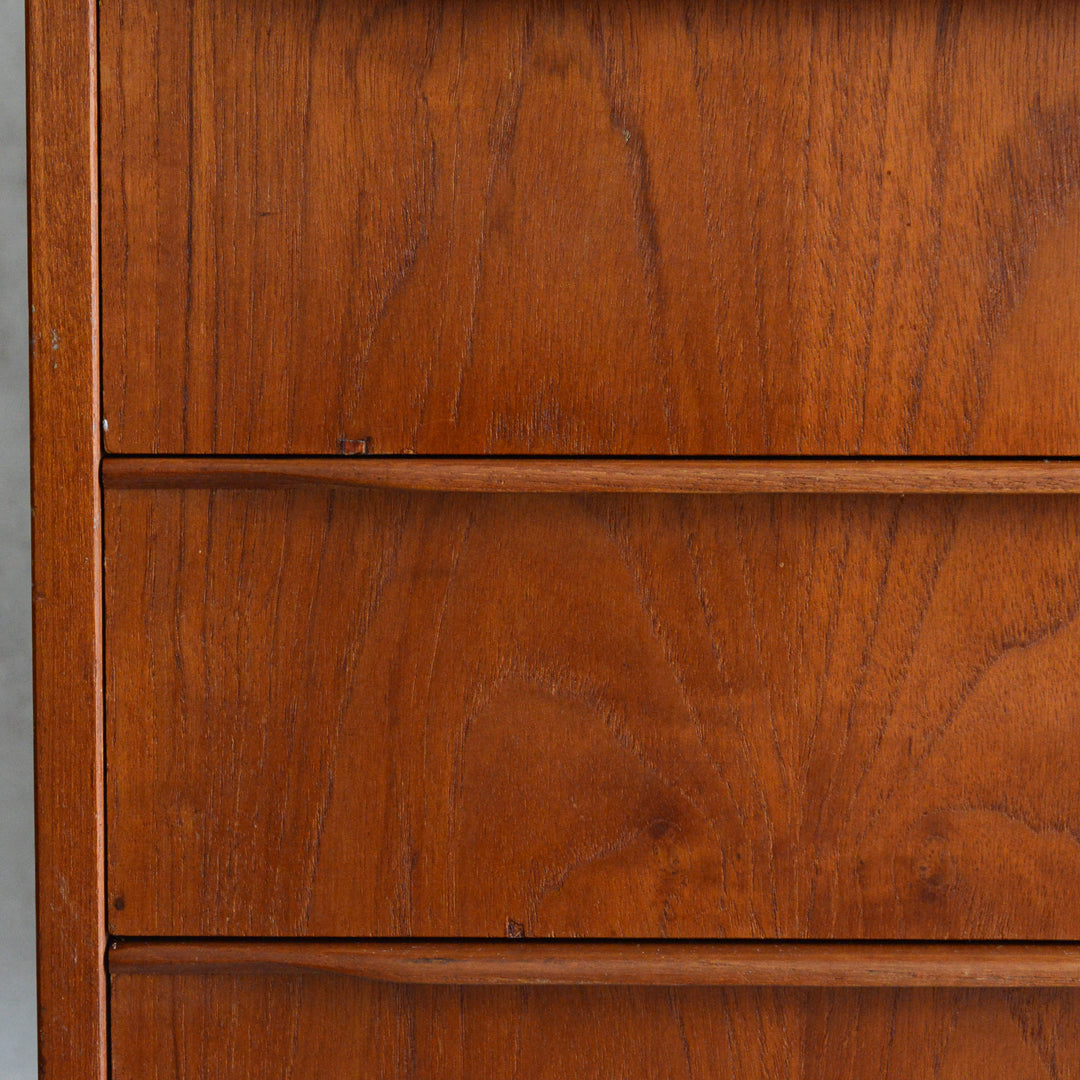 デンマーク ヴィンテージ  チーク４段チェスト 8-7