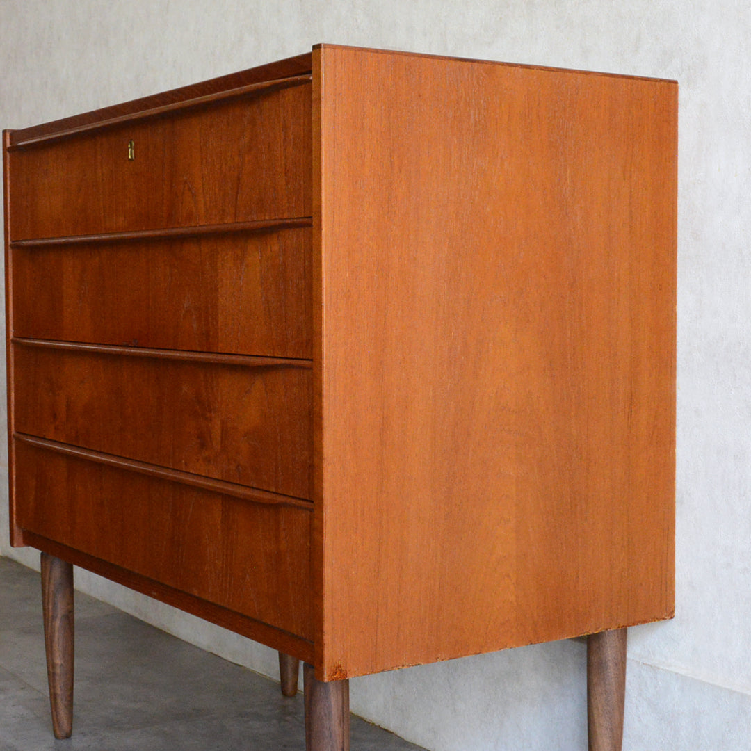 デンマーク ヴィンテージ  チーク４段チェスト 8-7