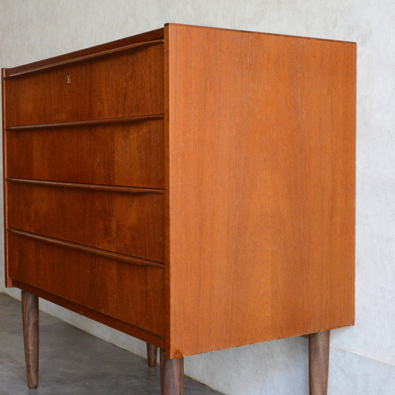 デンマーク ヴィンテージ  チーク４段チェスト 8-7