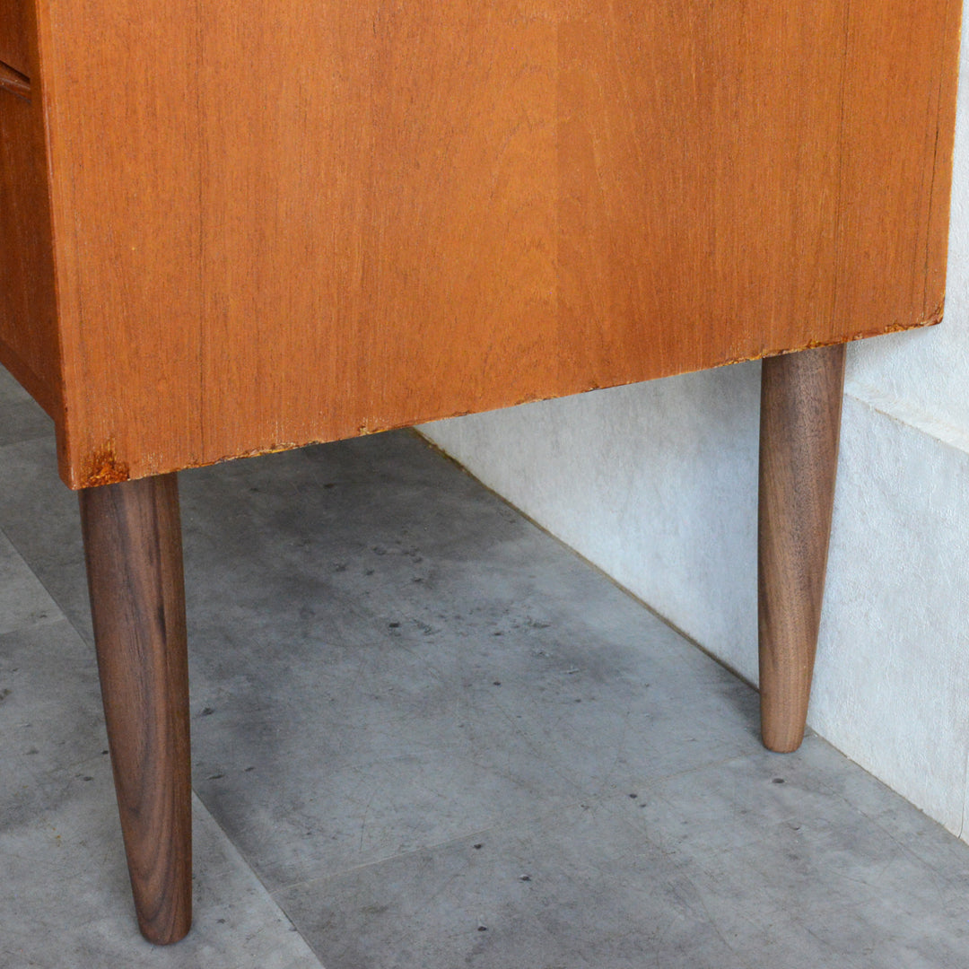 デンマーク ヴィンテージ  チーク４段チェスト 8-7