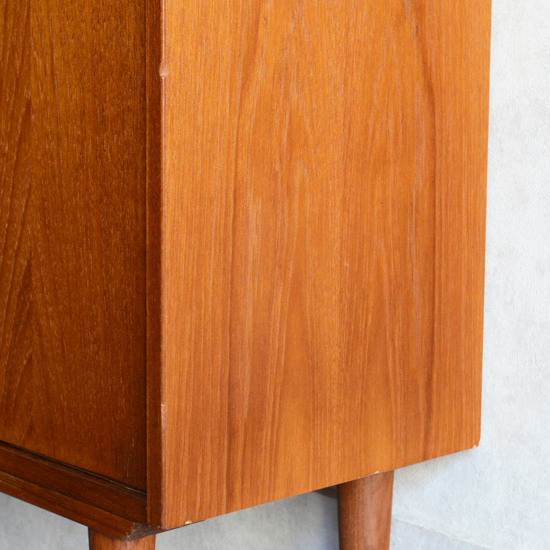 デンマーク ヴィンテージ チーク ブックシェルフ 8-25（フラップ扉）