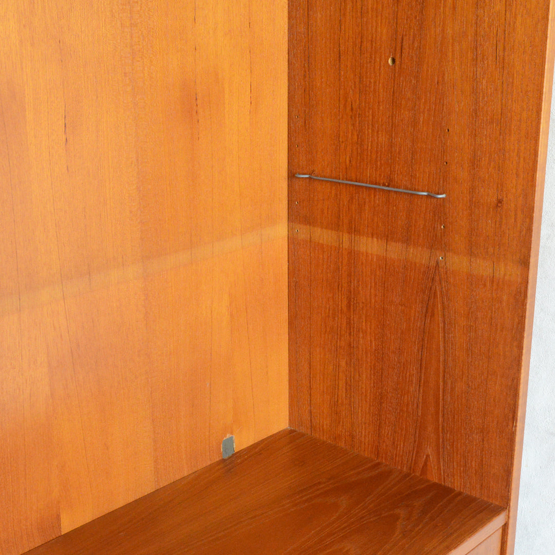 デンマーク ヴィンテージ チーク ブックシェルフ 8-25（フラップ扉）