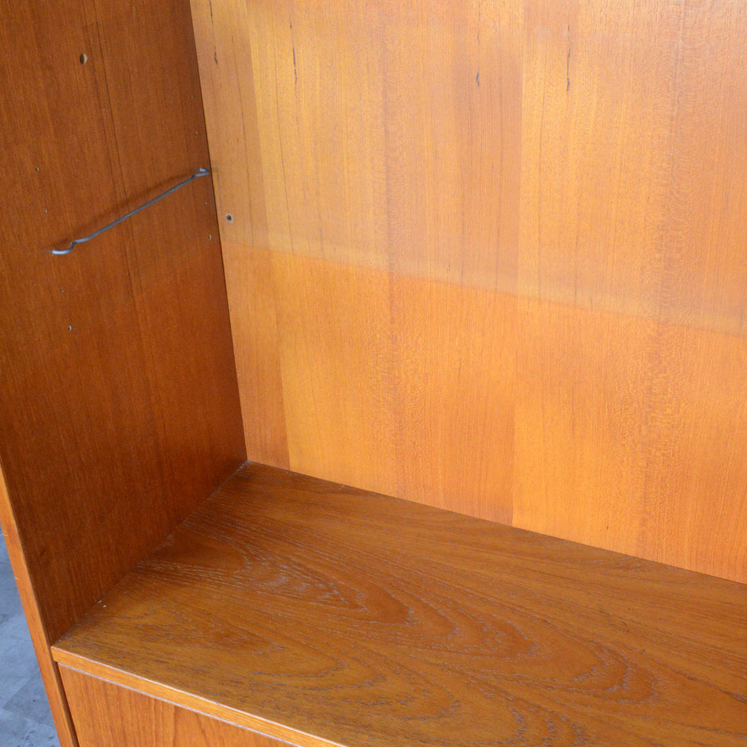 デンマーク ヴィンテージ チーク ブックシェルフ 8-25（フラップ扉）