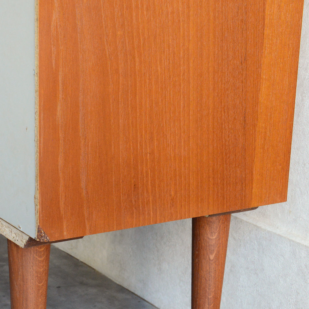 デンマーク ヴィンテージ チーク ブックシェルフ 8-25（フラップ扉）