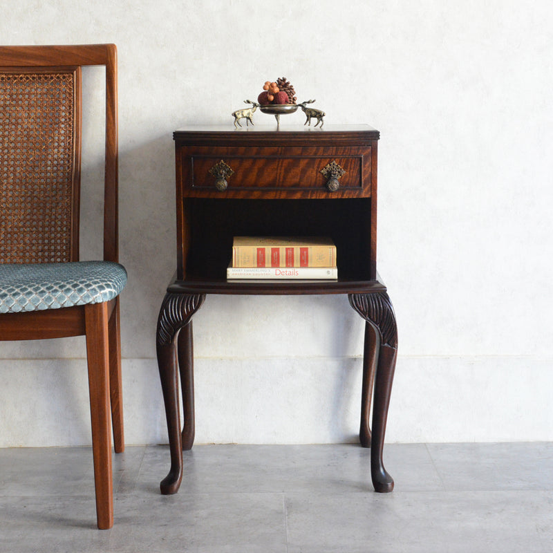 クラシック　抽斗付サイドキャビネット 17