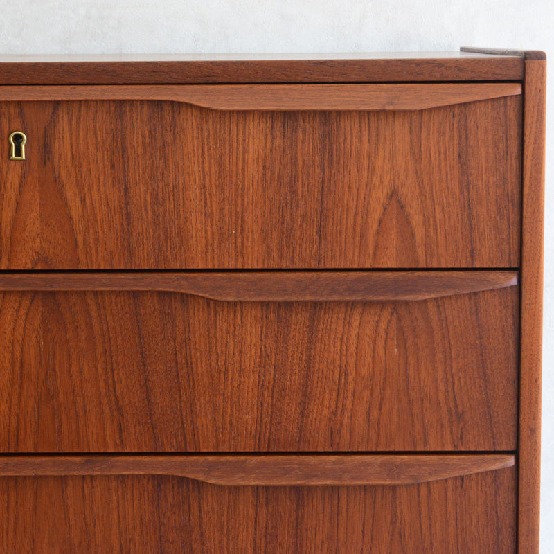 デンマーク ヴィンテージ  チーク 4段チェスト 5-101