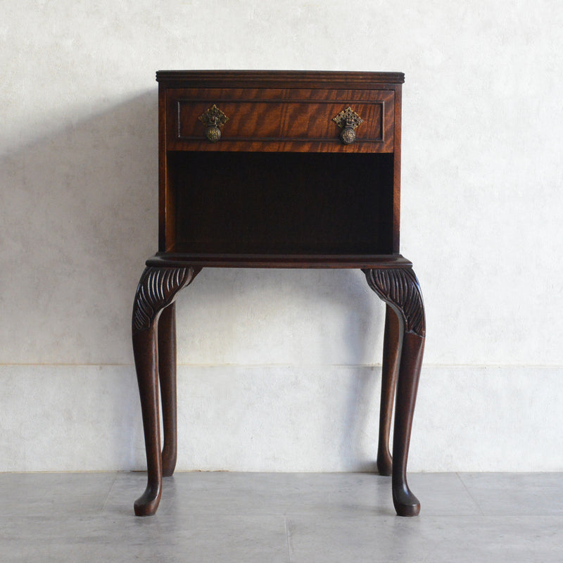 クラシック　抽斗付サイドキャビネット 17