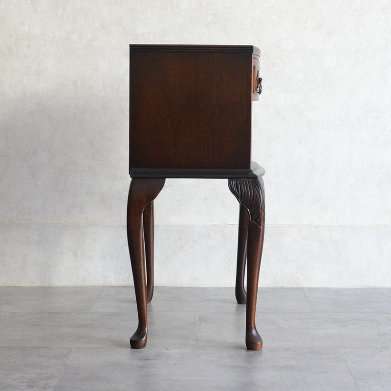 クラシック　抽斗付サイドキャビネット 17