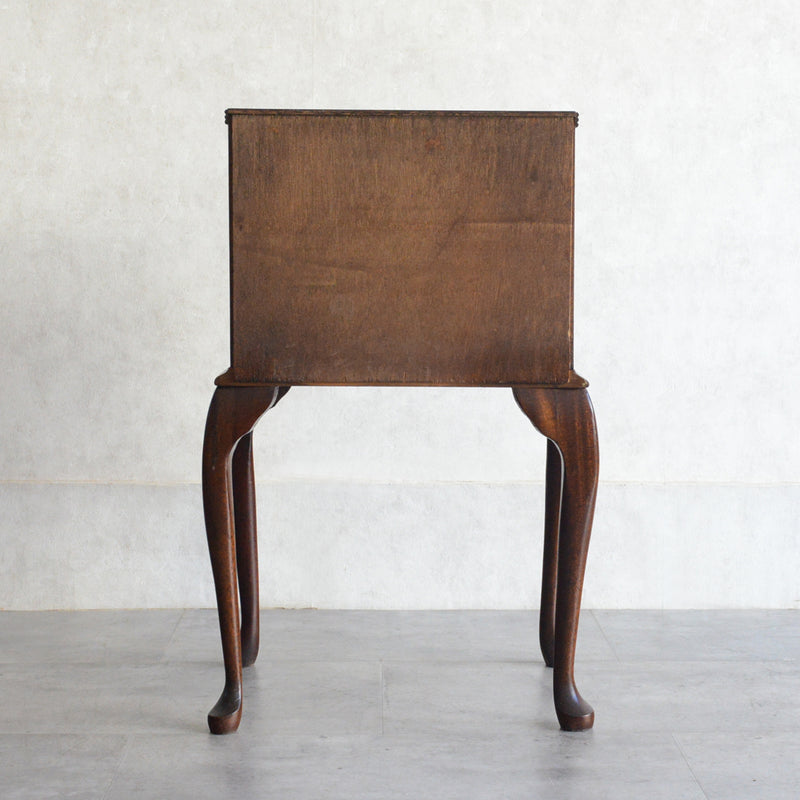 クラシック　抽斗付サイドキャビネット 17