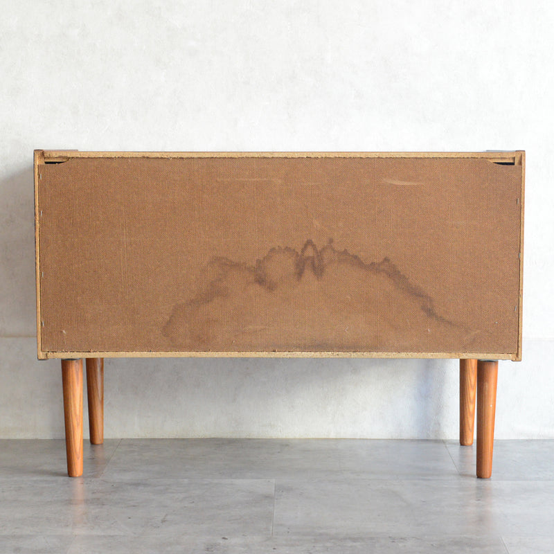 デンマーク ヴィンテージ  チーク スモールキャビネット 8-24