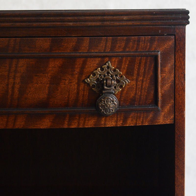 クラシック　抽斗付サイドキャビネット 17