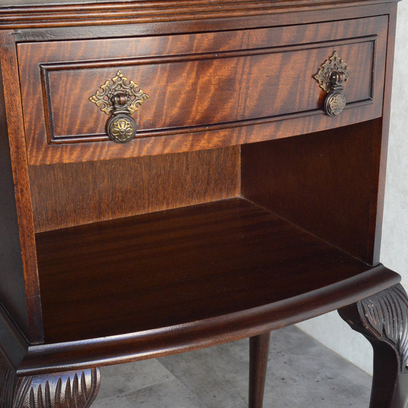 クラシック　抽斗付サイドキャビネット 17