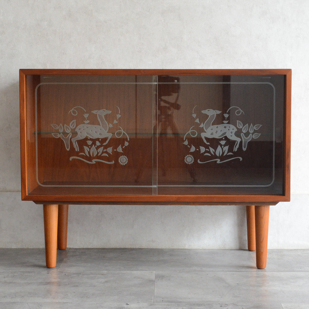 デンマークヴィンテージ　バンビ チークガラスキャビネット6-68