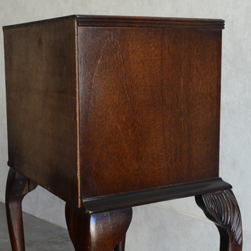 クラシック　抽斗付サイドキャビネット 17