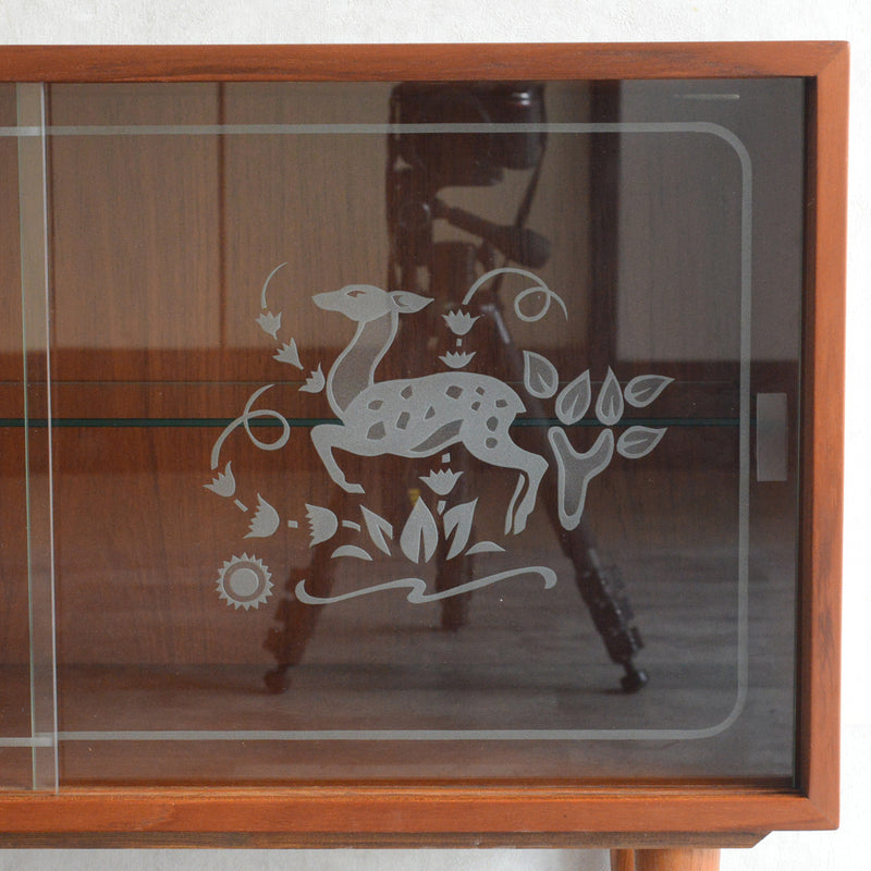 デンマークヴィンテージ　バンビ チークガラスキャビネット6-68