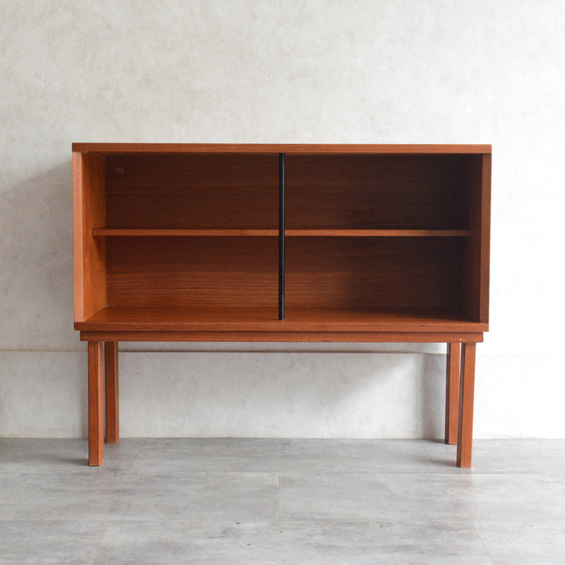 デンマークヴィンテージ　ガラス扉付 チークキャビネット 6-41