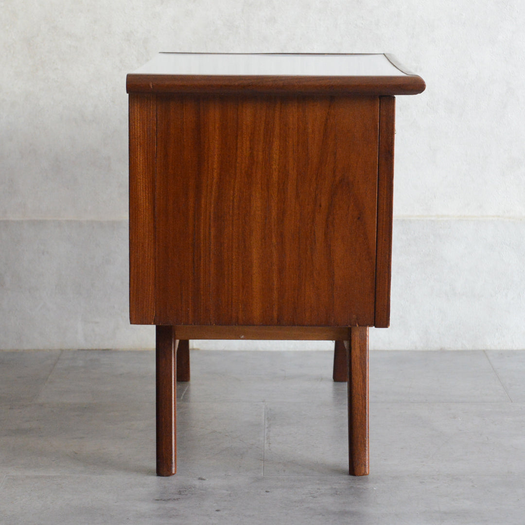 60Sスモールキャビネット/ベッドサイドキャビネット02