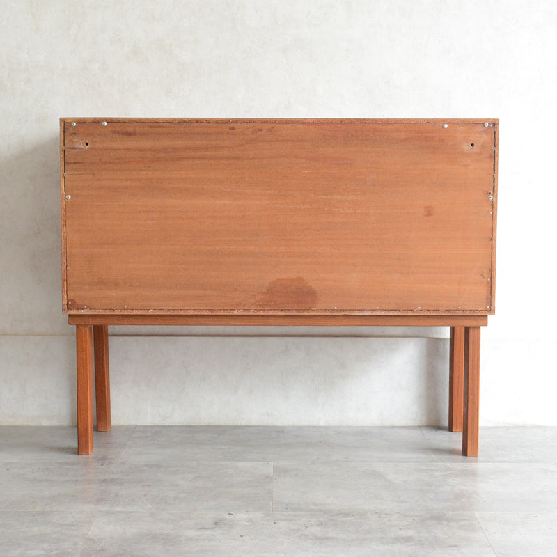 デンマークヴィンテージ　ガラス扉付 チークキャビネット 6-41