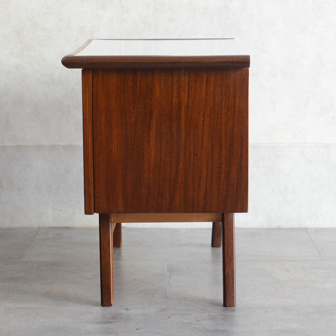 60Sスモールキャビネット/ベッドサイドキャビネット02