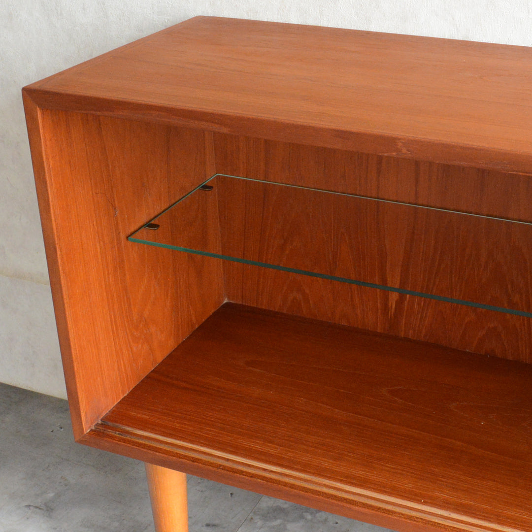 デンマークヴィンテージ　バンビ チークガラスキャビネット6-68