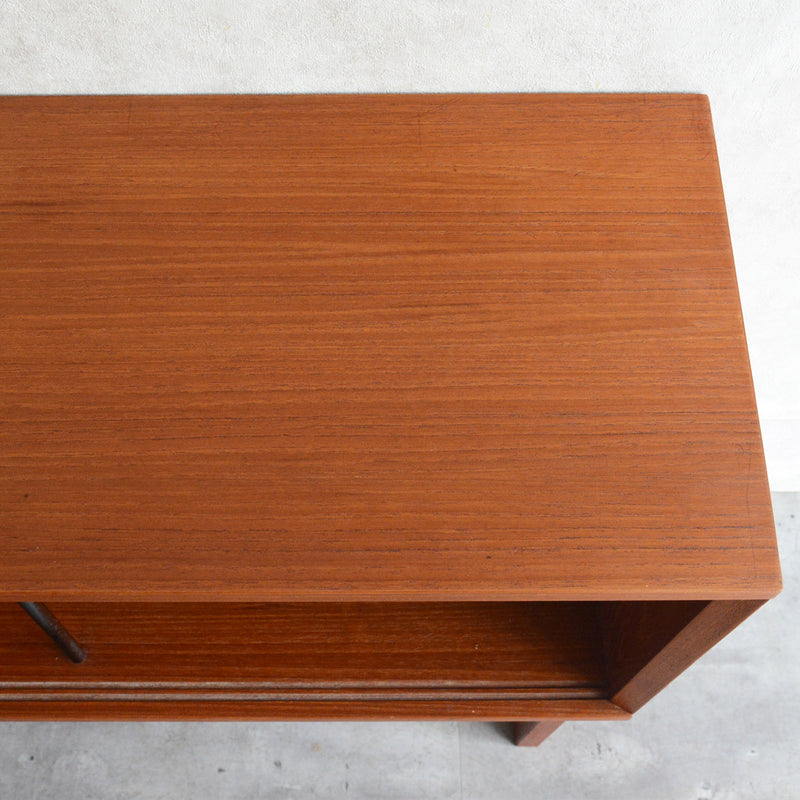 デンマークヴィンテージ　ガラス扉付 チークキャビネット 6-41