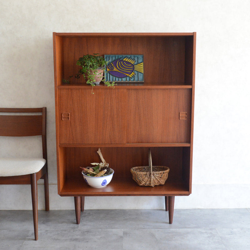 デンマークヴィンテージ　チークシェルフ（木扉付）P-16