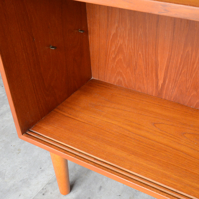 デンマークヴィンテージ　バンビ チークガラスキャビネット6-68