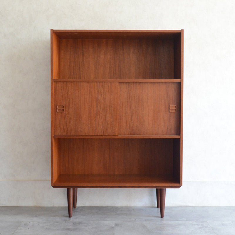 デンマークヴィンテージ　チークシェルフ（木扉付）P-16