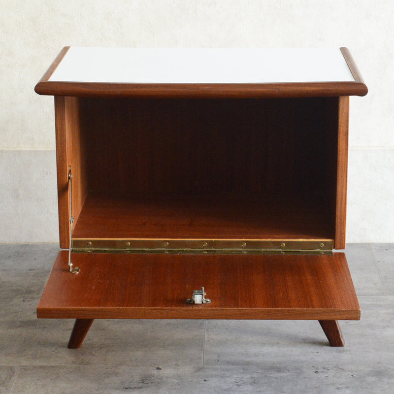 60Sスモールキャビネット/ベッドサイドキャビネット02