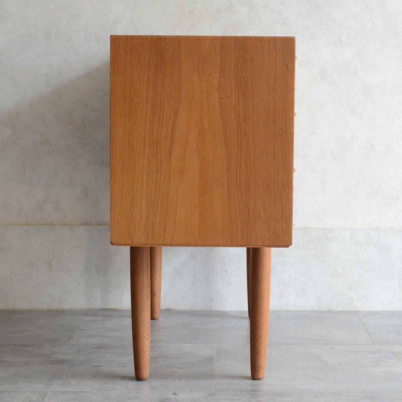 デンマークヴィンテージ  オーク３段チェスト5-26 (ウッドオイル仕上）