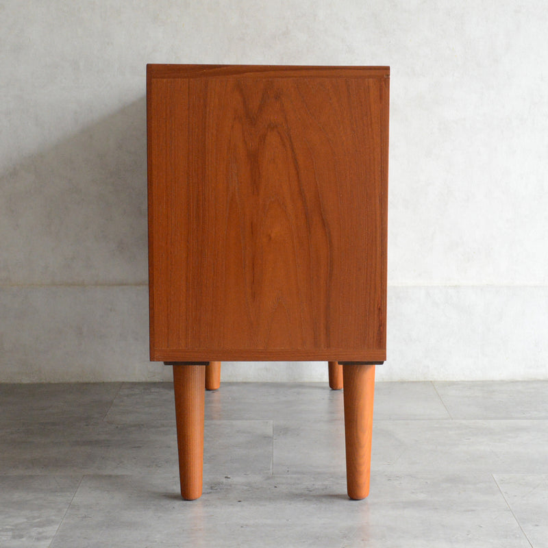 デンマークヴィンテージ　バンビ チークガラスキャビネット6-68