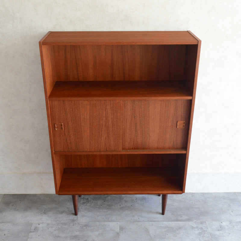 デンマークヴィンテージ　チークシェルフ（木扉付）P-16