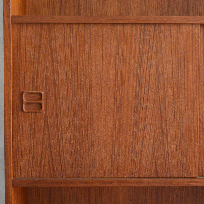 デンマークヴィンテージ　チークシェルフ（木扉付）P-16