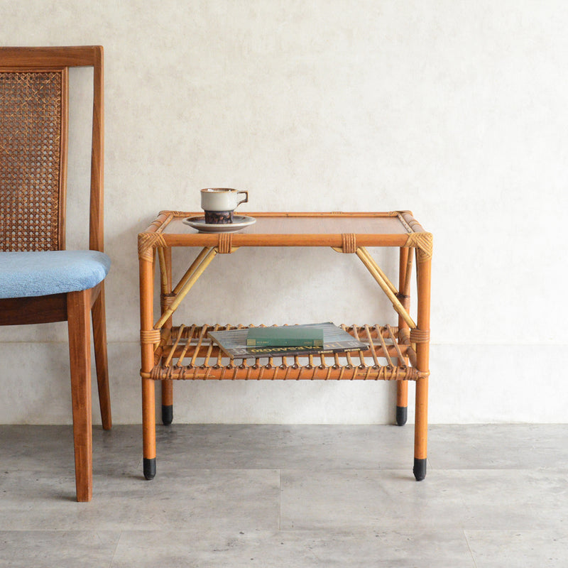 デンマークヴィンテージ　ラタンサイドテーブル(棚付き・天板チーク）6-43